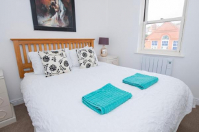Hummingbird - Spacious One-Bed Apartment